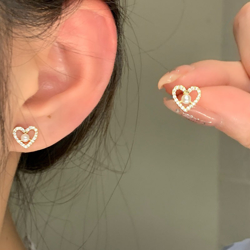 Classic Pearl Earring with Timeless Appeal