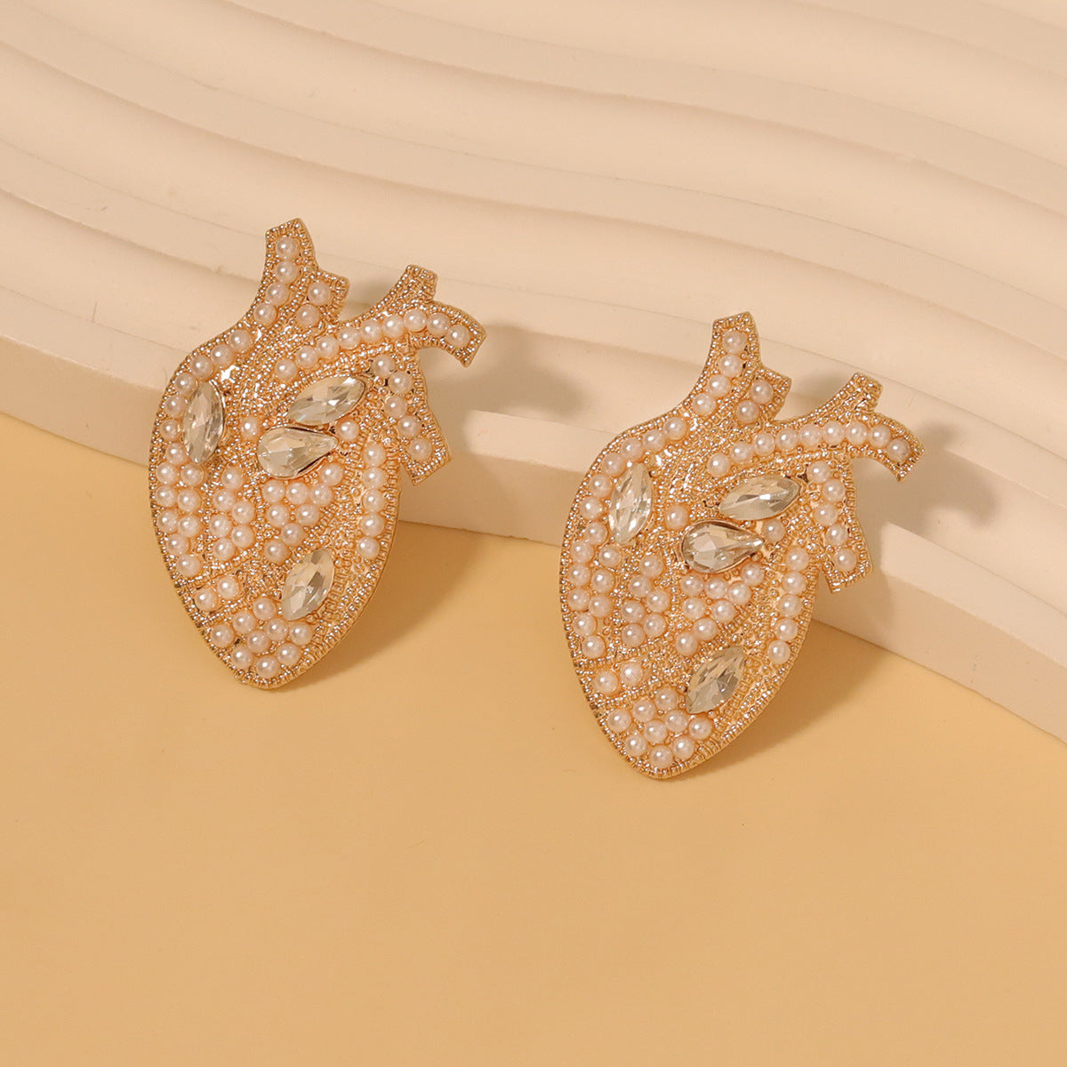 Charming Pearl Earring for Any Occasion