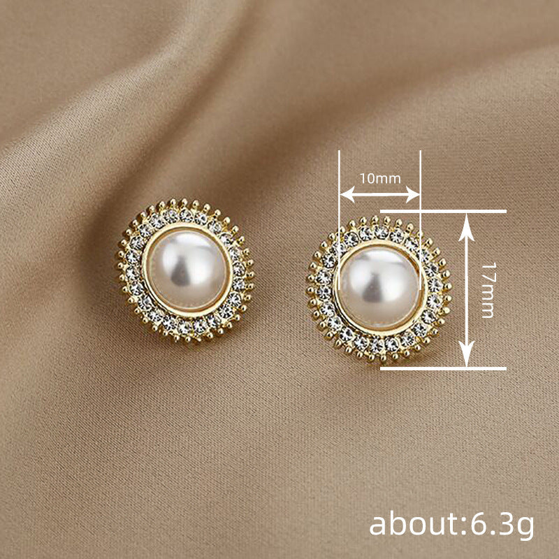Classic Pearl Earring with Timeless Appeal