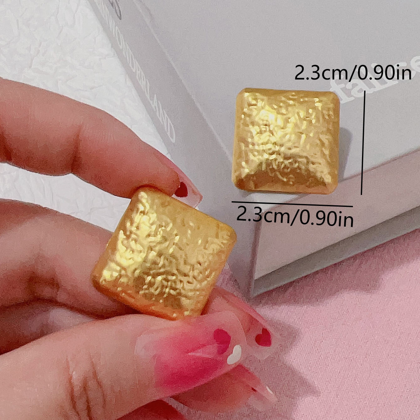Romantic Gold Earring for Special Moments