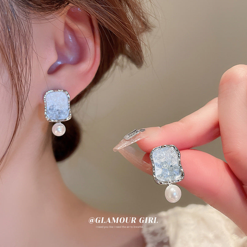 Charming Pearl Earring for Any Occasion