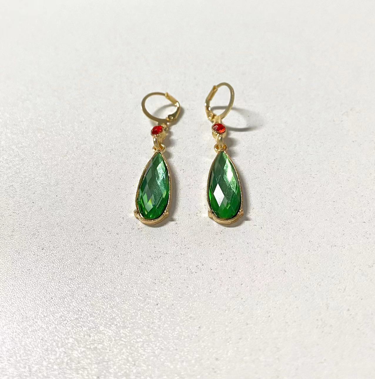 Charming Earring for Any Occasion