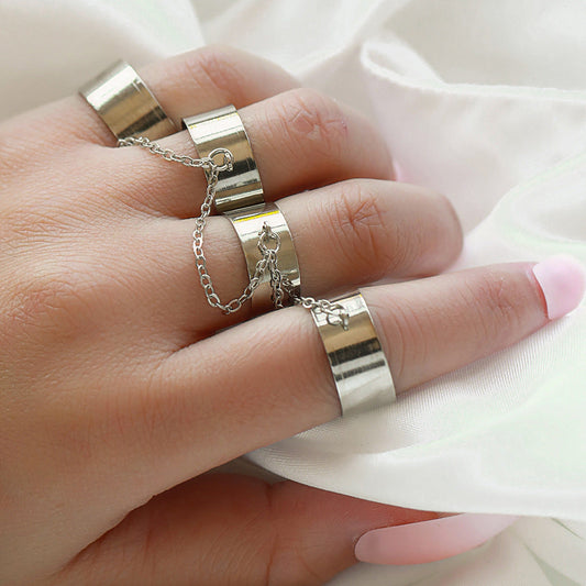 Classic Chain with Timeless Appeal