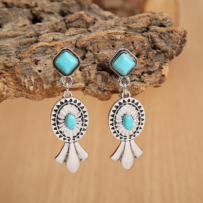 Charming Earring for Any Occasion