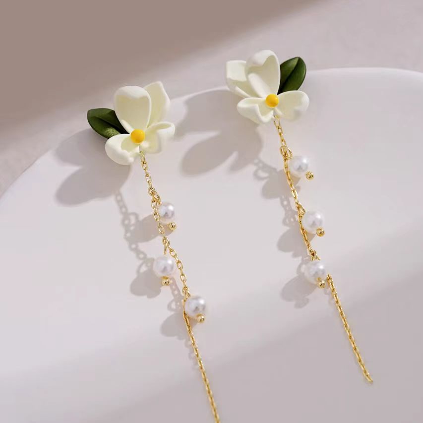Stunning Pearl Earring for Daily Wear