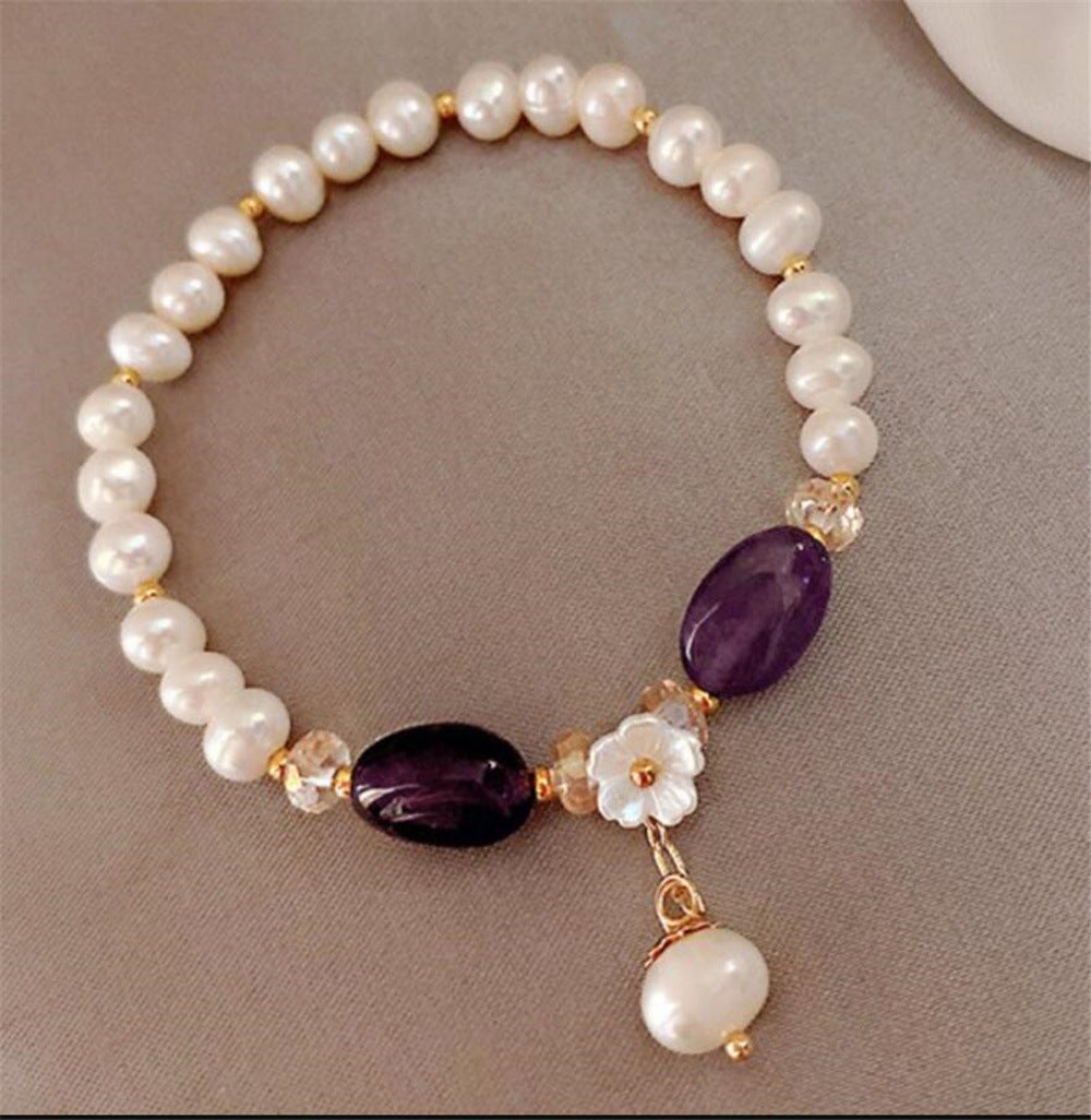 Beautiful Pearl Bracelet with Unique Style