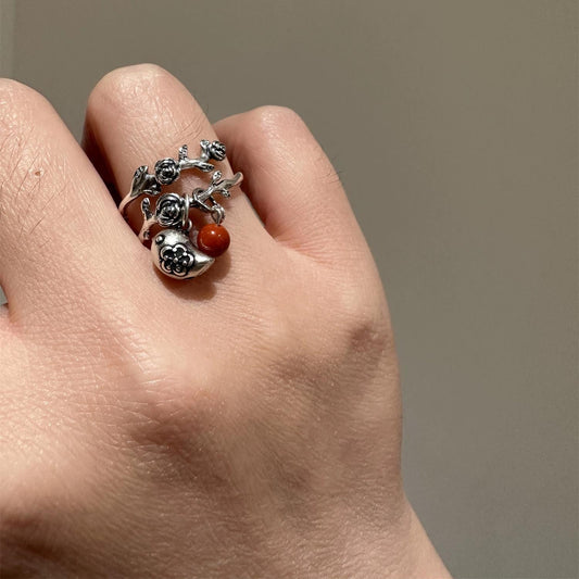 Classic Silver Ring with Timeless Appeal