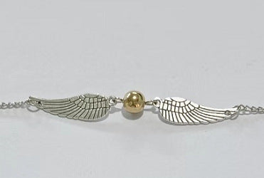 Classic Gold Bracelet with Timeless Appeal