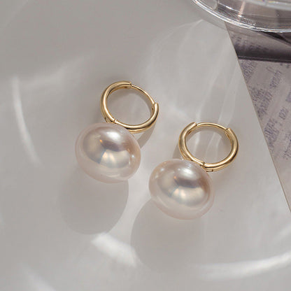 Classic Pearl Earring with Timeless Appeal