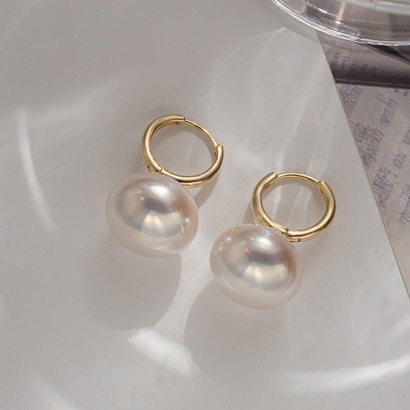 Classic Pearl Earring with Timeless Appeal