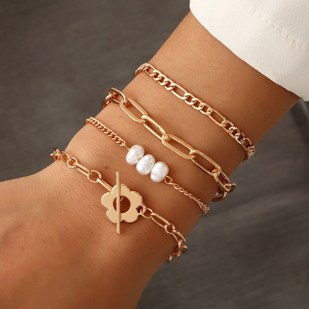 Beautiful Pearl Bracelet with Unique Style