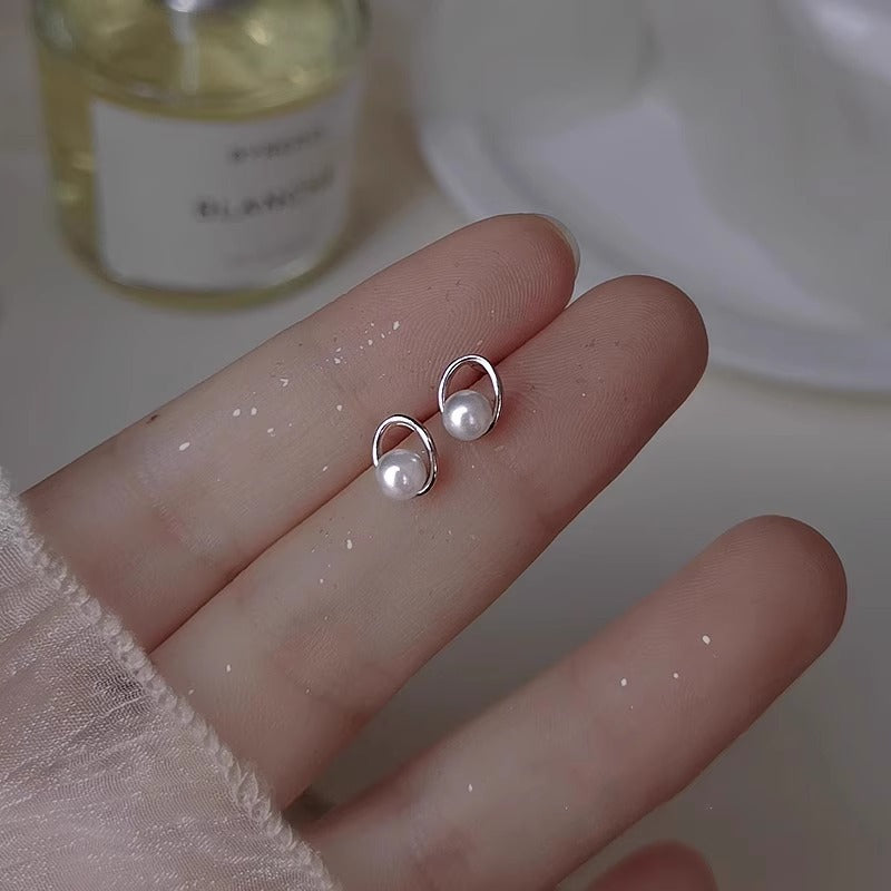 Classic Pearl Earring with Timeless Appeal