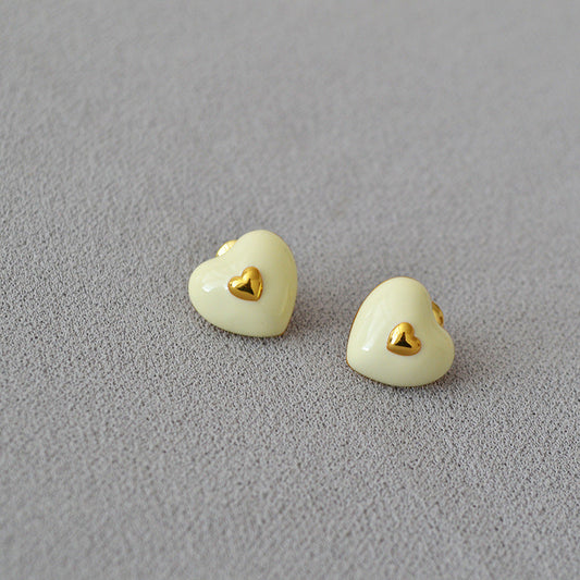 Charming Gold Earring for Any Occasion