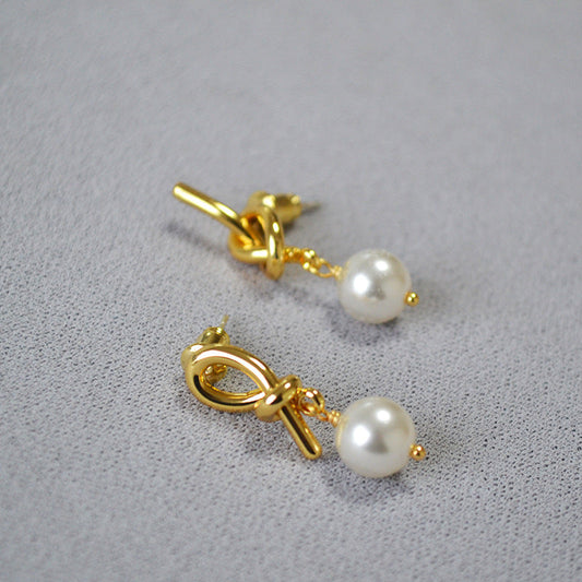 Elegant Gold Earring for Every Occasion