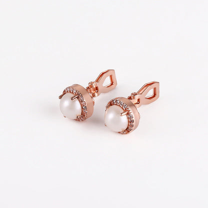 Charming Pearl Earring for Any Occasion