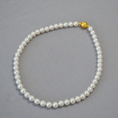 Classic Pearl Necklace with Timeless Appeal