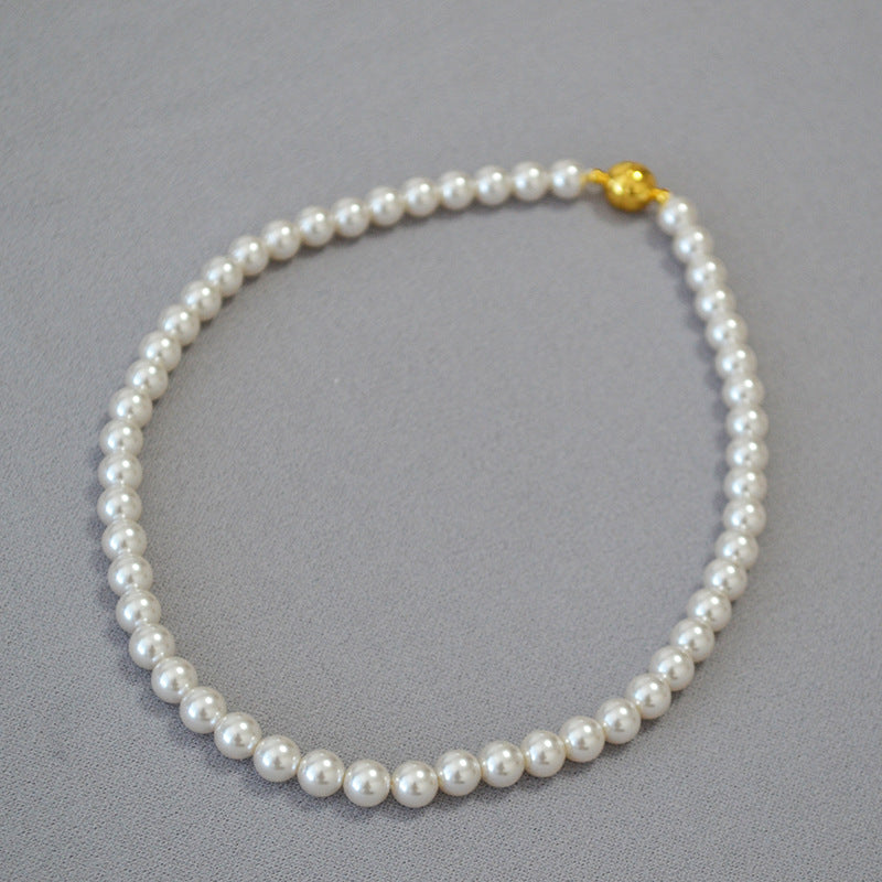 Classic Pearl Necklace with Timeless Appeal
