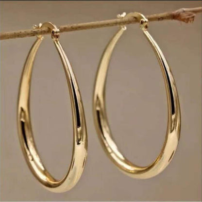 Romantic Silver Earring for Special Moments