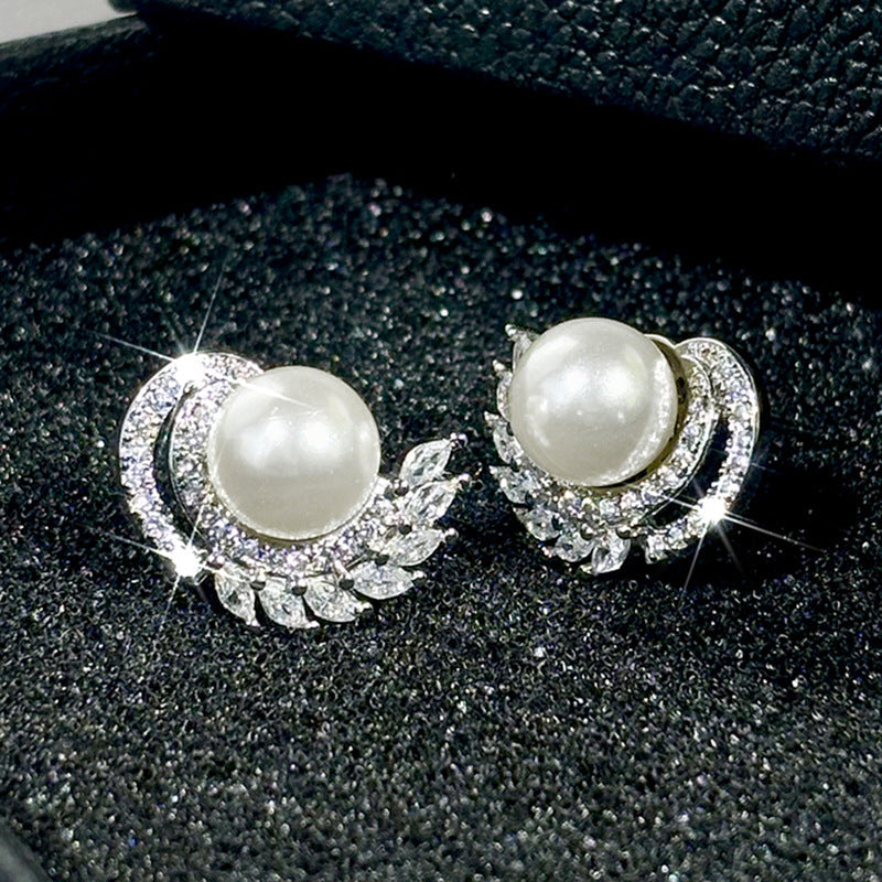 Stunning Pearl Earring for Daily Wear