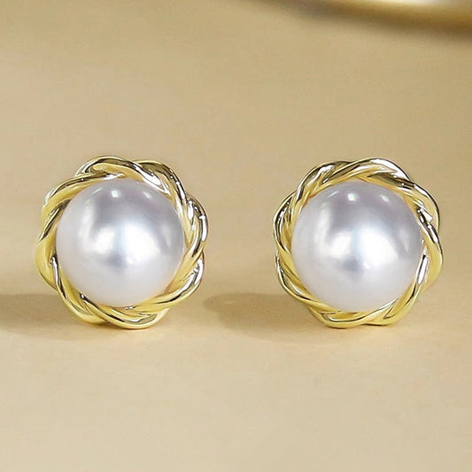 Romantic Pearl Earring for Special Moments