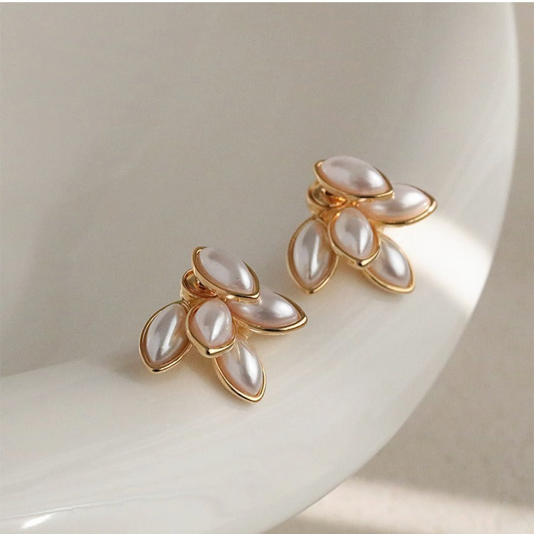 Charming Pearl Earring for Any Occasion