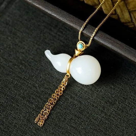 Charming Gold Necklace for Any Occasion