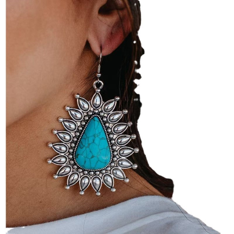 Charming Earring for Any Occasion