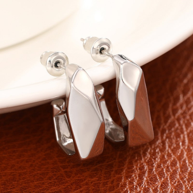 Charming Earring for Any Occasion