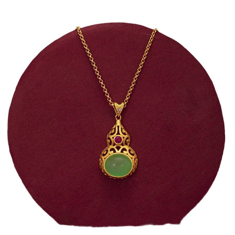 Beautiful Gold Necklace with Unique Style