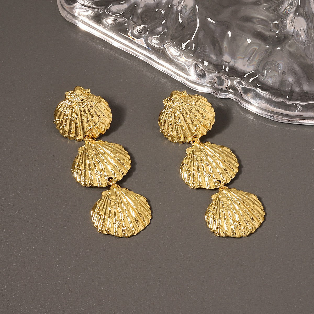 Classic Pearl Earring with Timeless Appeal