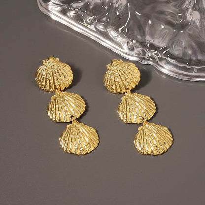 Classic Pearl Earring with Timeless Appeal