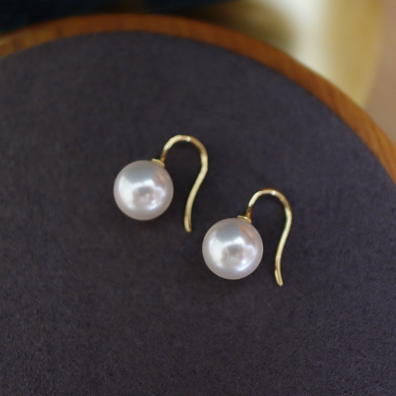 Romantic Pearl Earring for Special Moments
