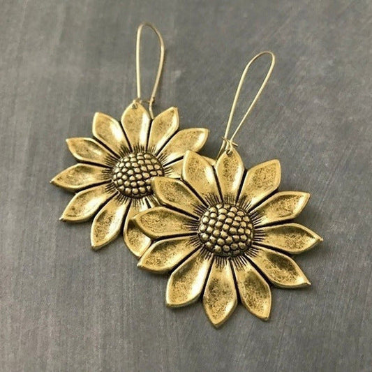Stunning Gold Earring for Daily Wear