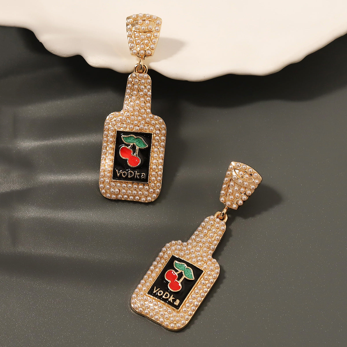Beautiful Pearl Earring with Unique Style