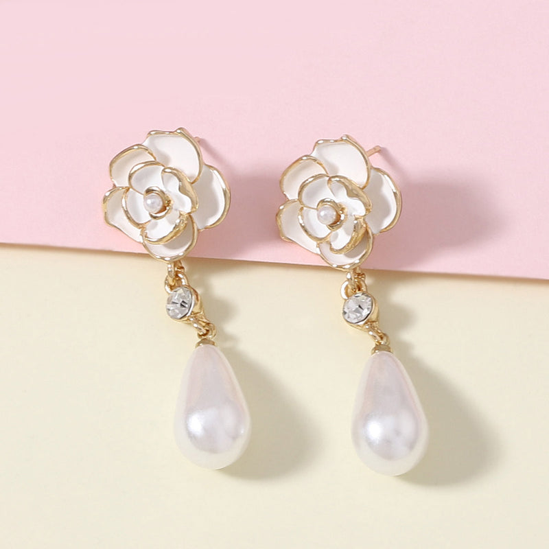 Romantic Pearl Earring for Special Moments
