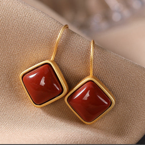 Elegant Gold Earring for Every Occasion