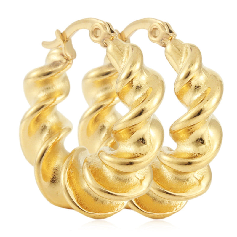 Charming Gold Earring for Any Occasion