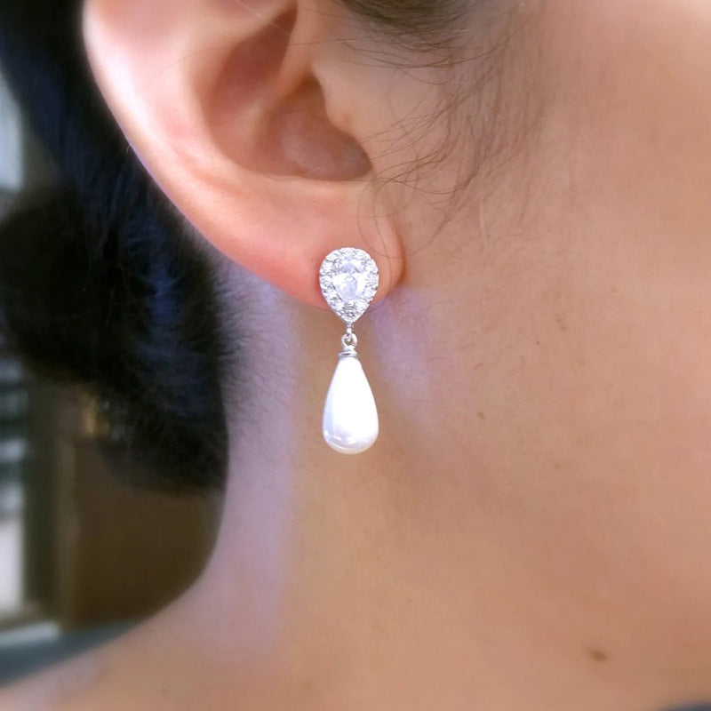 Classic Pearl Earring with Timeless Appeal