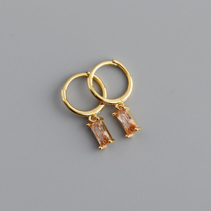 Charming Earring for Any Occasion