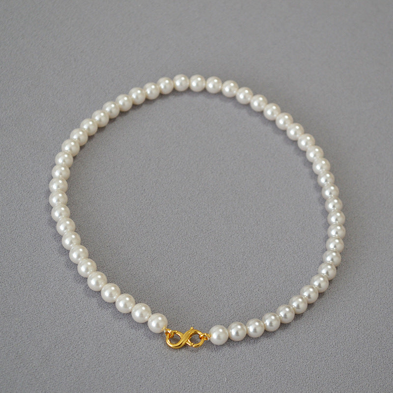 Classic Pearl Necklace with Timeless Appeal