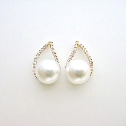 Delicate Artisan Pearl Earring
