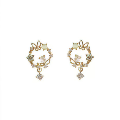 Charming Earring for Any Occasion