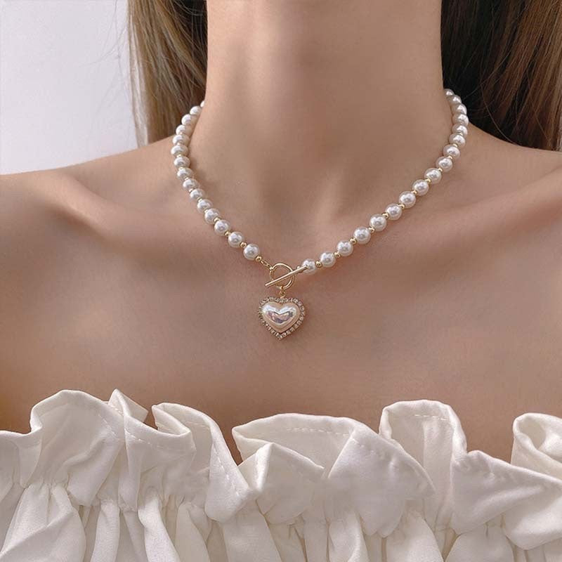 Romantic Pearl Necklace for Special Moments