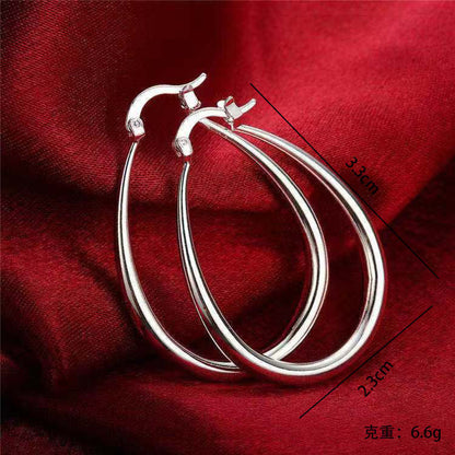 Romantic Silver Earring for Special Moments