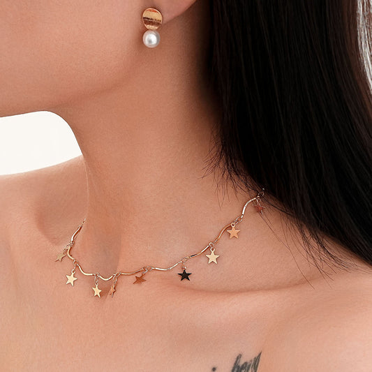 Romantic Gold Necklace for Special Moments