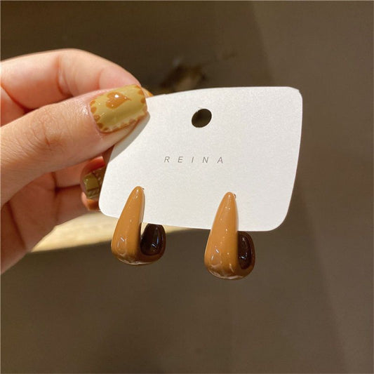 Classic Earring with Timeless Appeal