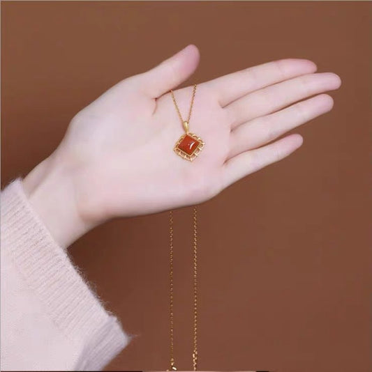 Stunning Silver Necklace for Daily Wear