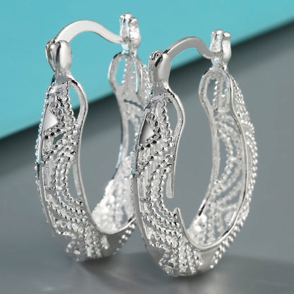 Charming Gold Earring for Any Occasion