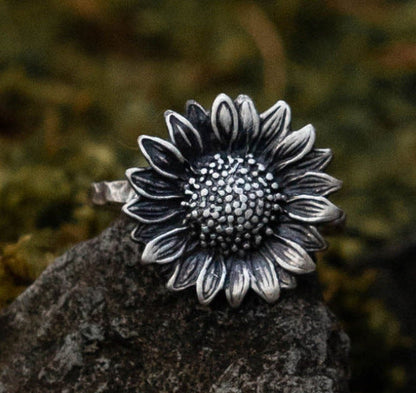 Classic Ring with Timeless Appeal