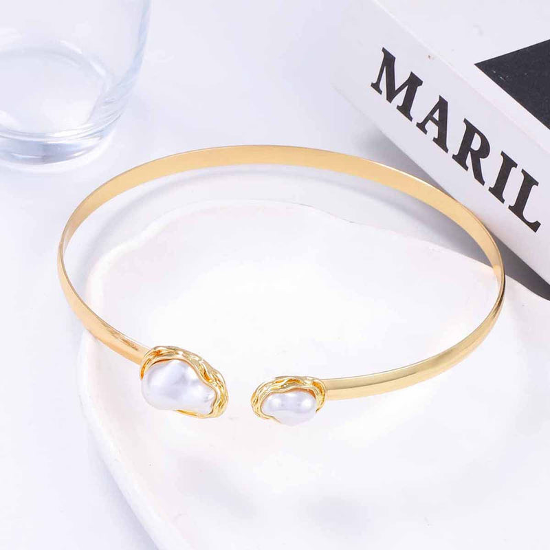 Classic Pearl Bracelet with Timeless Appeal
